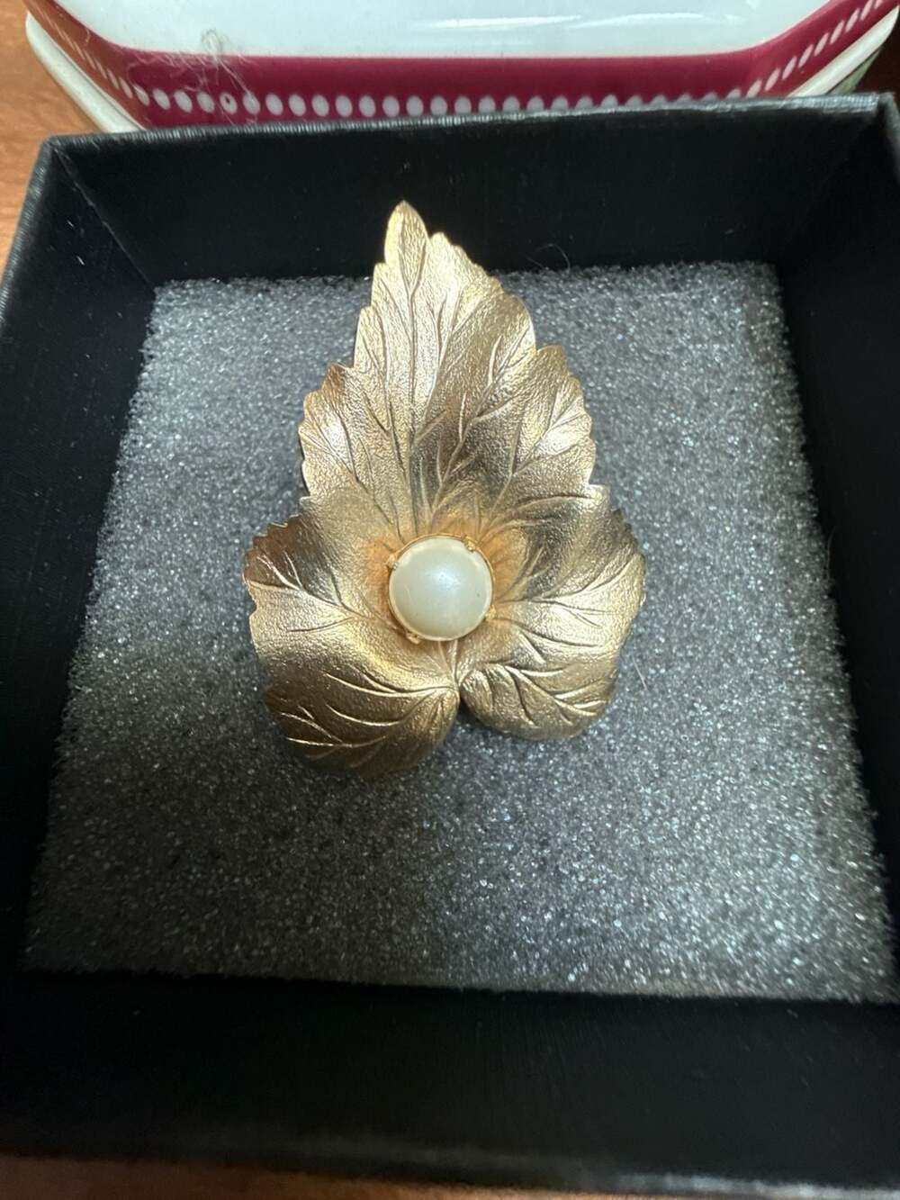 Sarah Coventry Goldtone Leaf Brooch With Faux Pearl